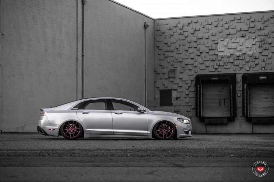  Lincoln MKZ on Vossen Wheels (CG-203) 2017 года  (фото 15 из 30)